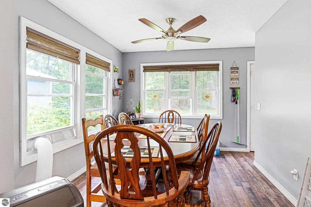 7690 Arrowroot, Gaylord