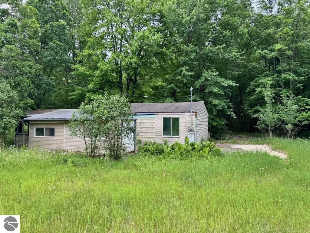 4303 W Adams Road, Lake