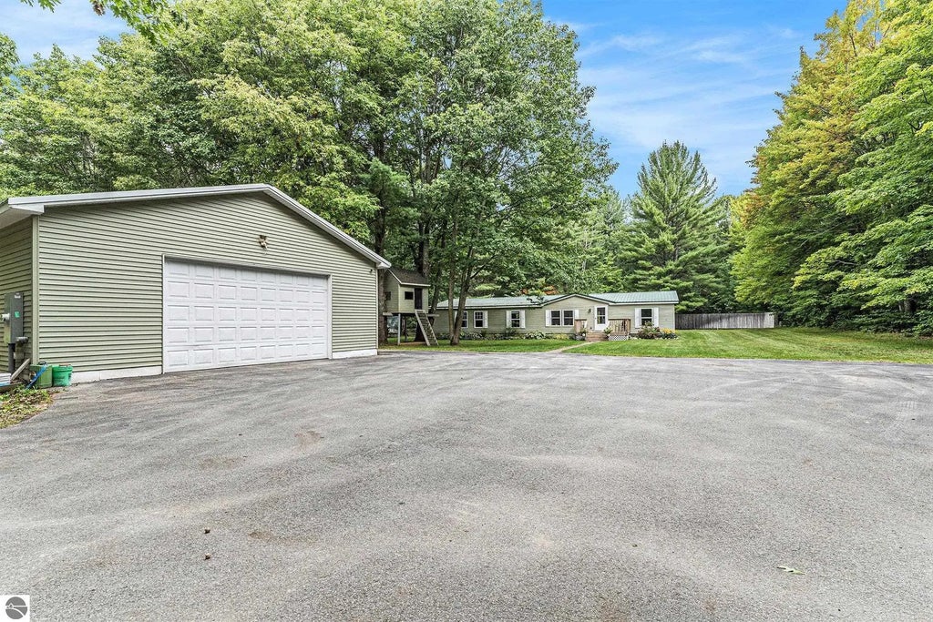 19230 Fowler Road, Lake Ann