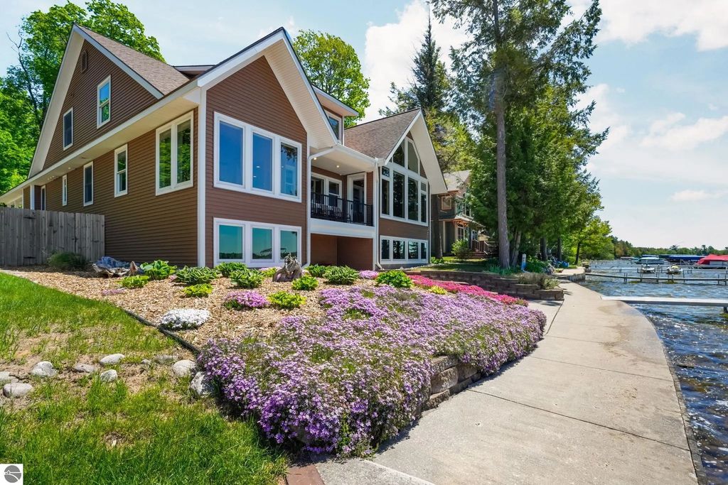 4805 E Shore Drive, Kalkaska