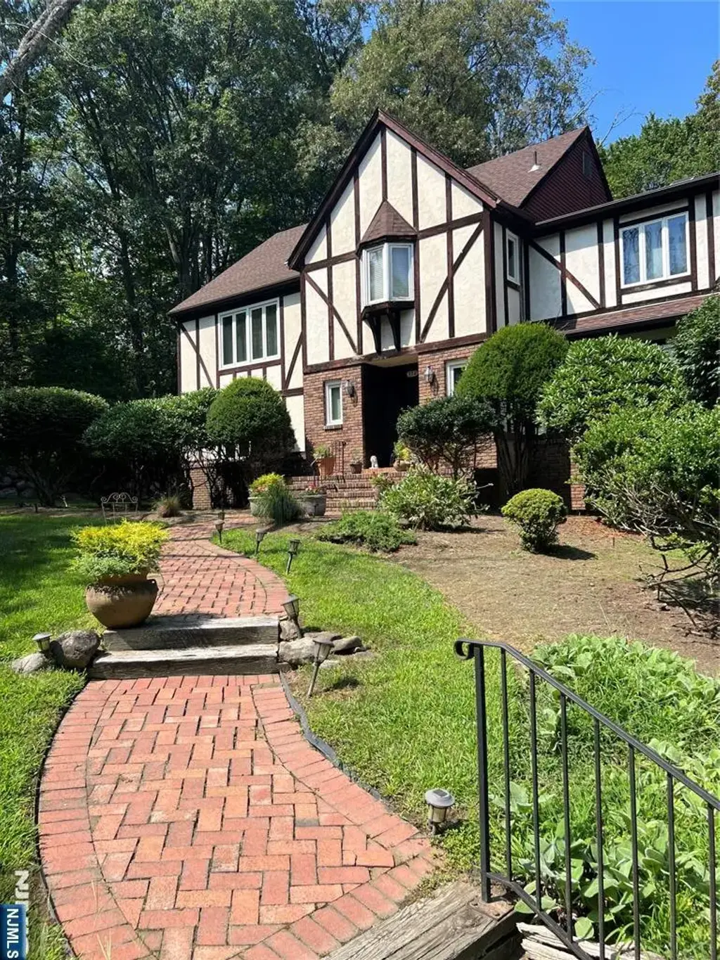 732 Mardinly Avenue, Franklin Lakes