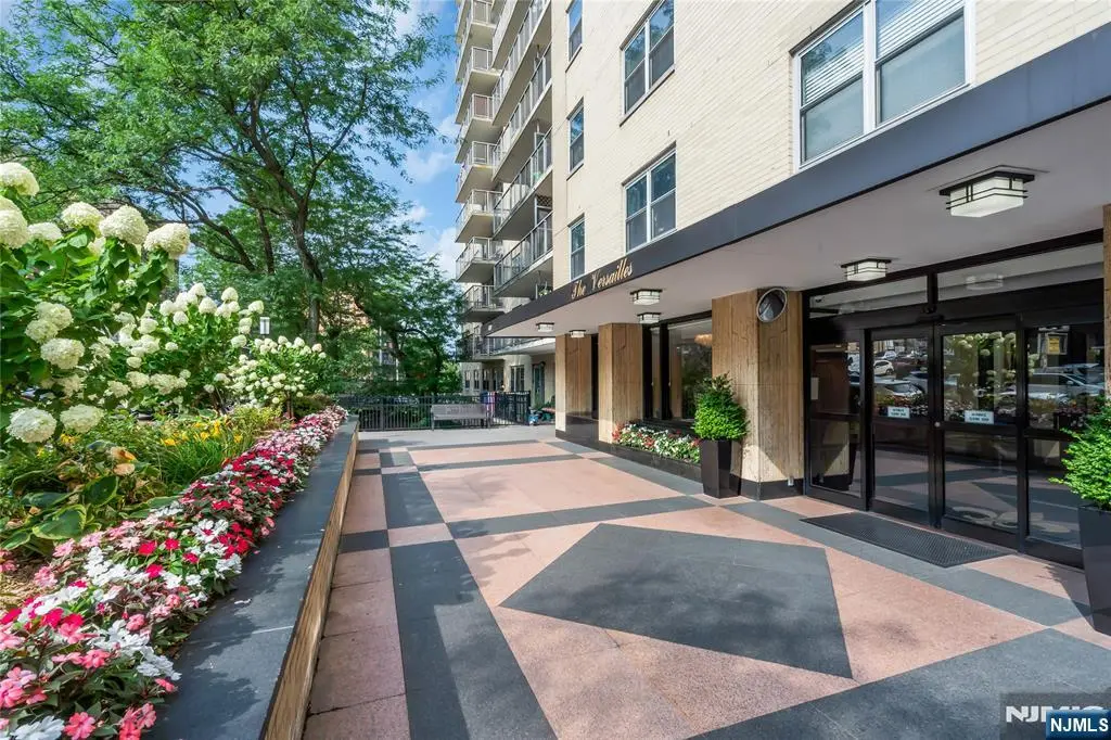 6600 Boulevard East 11e, West New York