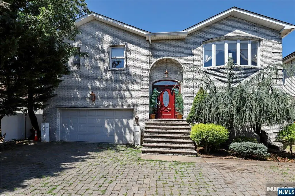 557 Schuyler Avenue, North Arlington