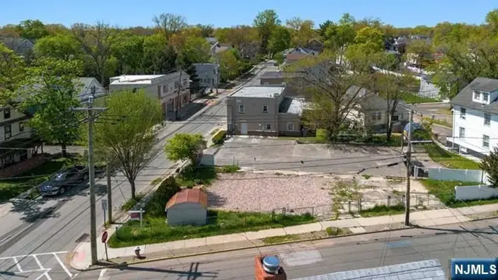 15 W Hamilton Avenue, Englewood