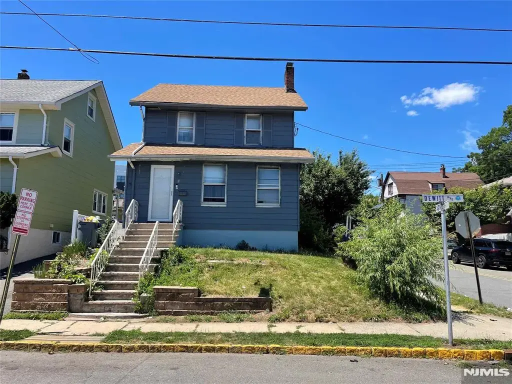 425 Dewitt Avenue, Belleville