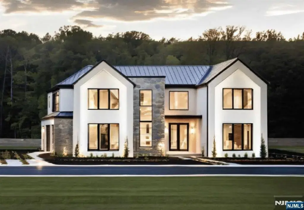 140 Demarest Avenue, Englewood Cliffs