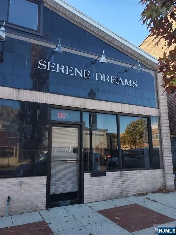 537 Kearny Avenue, Kearny