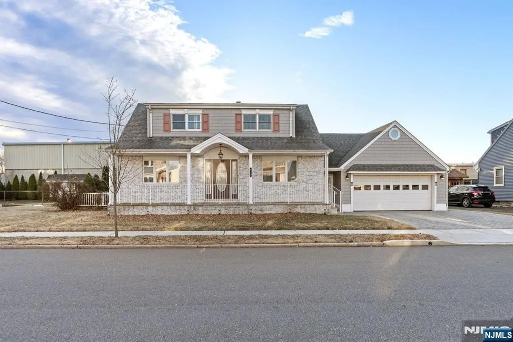 816 Morton, East Rutherford