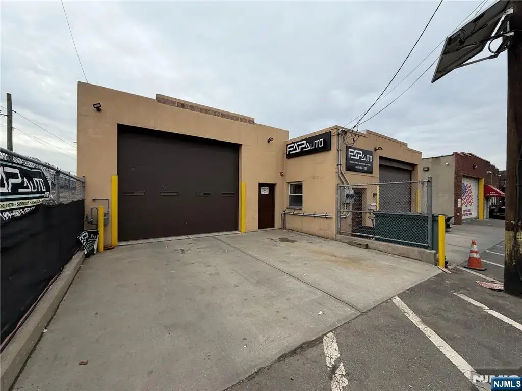 684 Prospect Avenue, Fairview