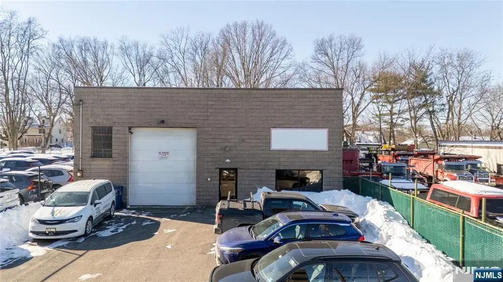 307 W Pleasantview Avenue, Hackensack
