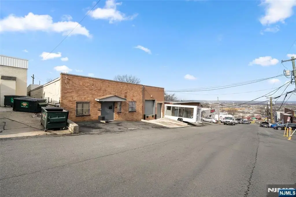 29-31 Industrial Avenue, Fairview