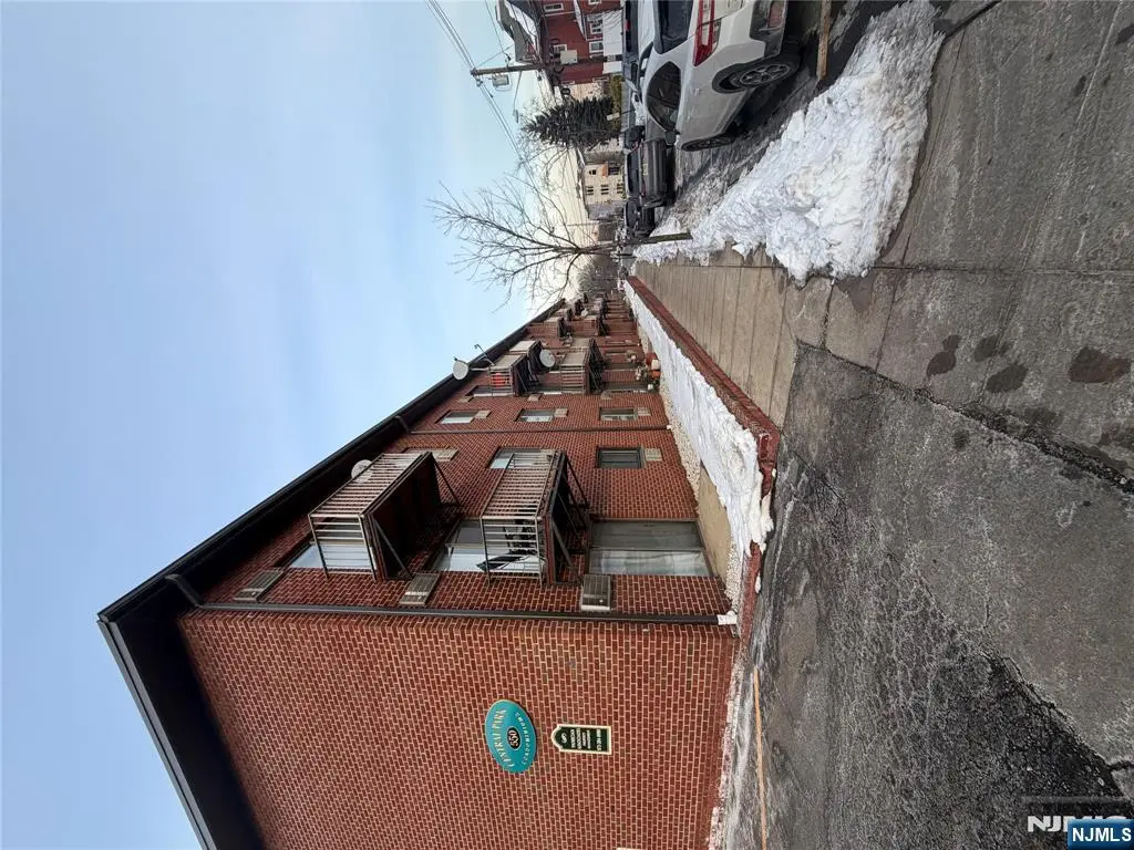 550 Central 9, Harrison