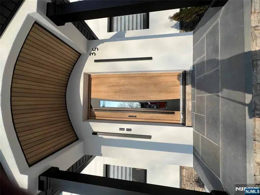 35 Macarthur, Hasbrouck Heights