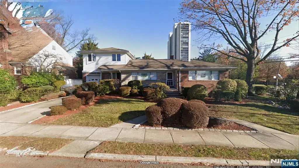 209 Tremont Avenue, Fort Lee