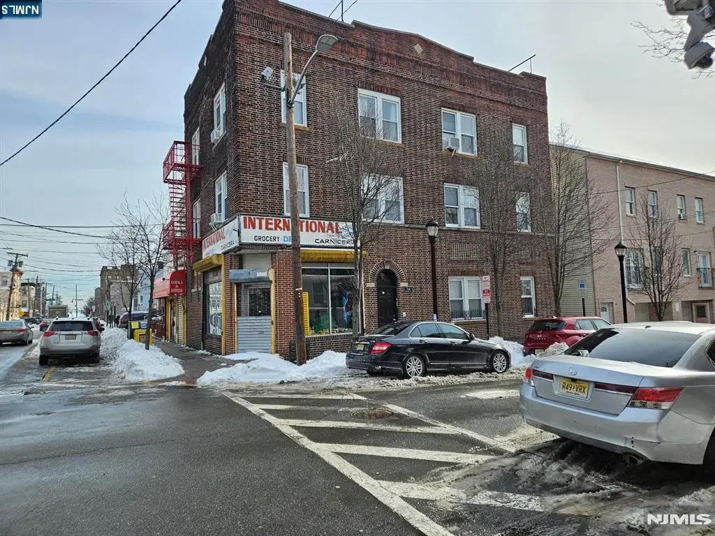 714 Bergenline Avenue, Union City