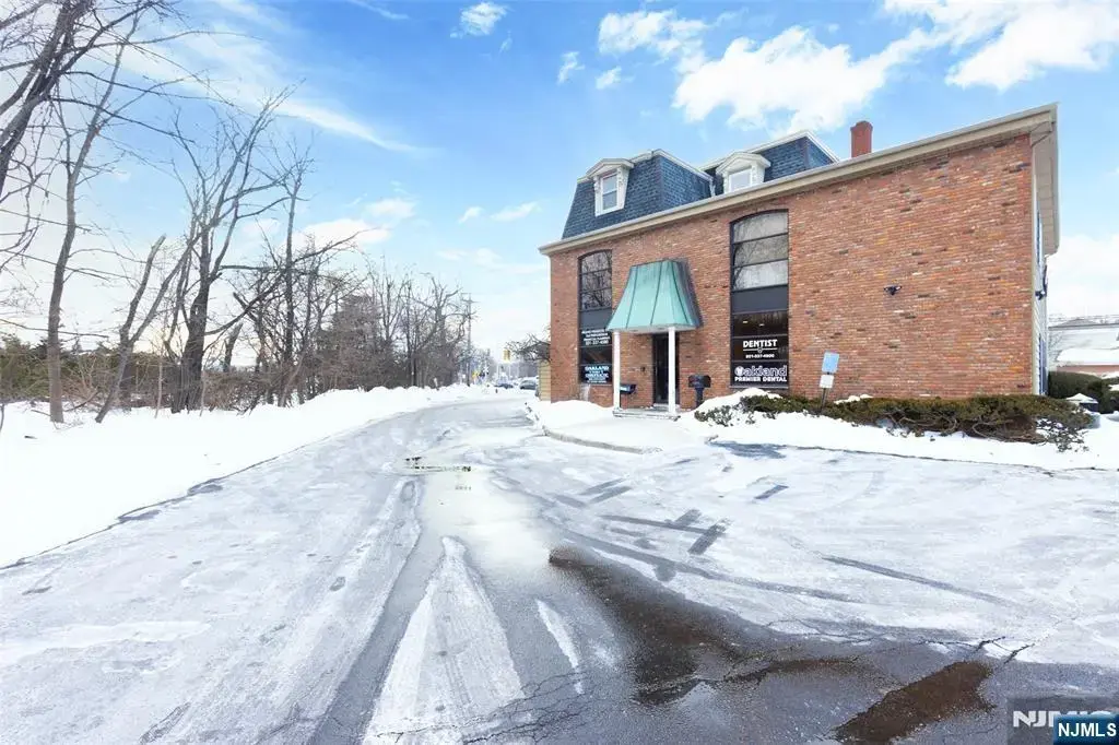 410 Ramapo Valley Road 101, Oakland