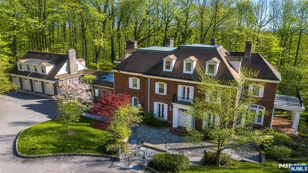 5 Rocky Way, West Orange