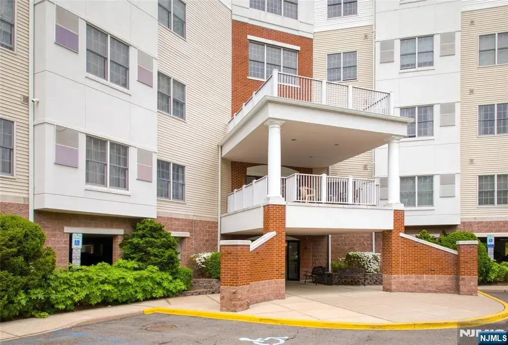 189 Forest Avenue 216, Paramus