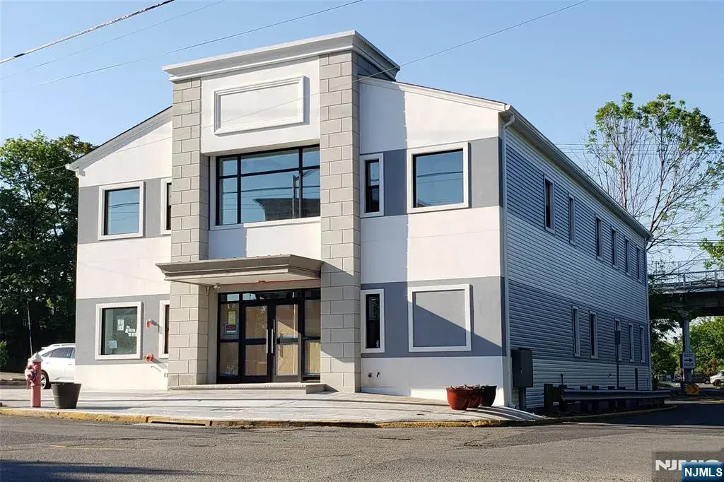 1010 Edgewater Avenue, Ridgefield