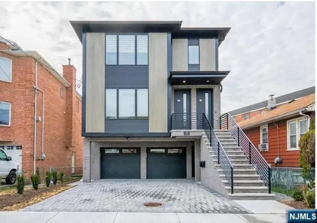 28 Prospect Street, Palisades Park