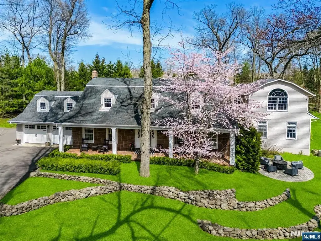202 Chestnut Ridge Road, Saddle River