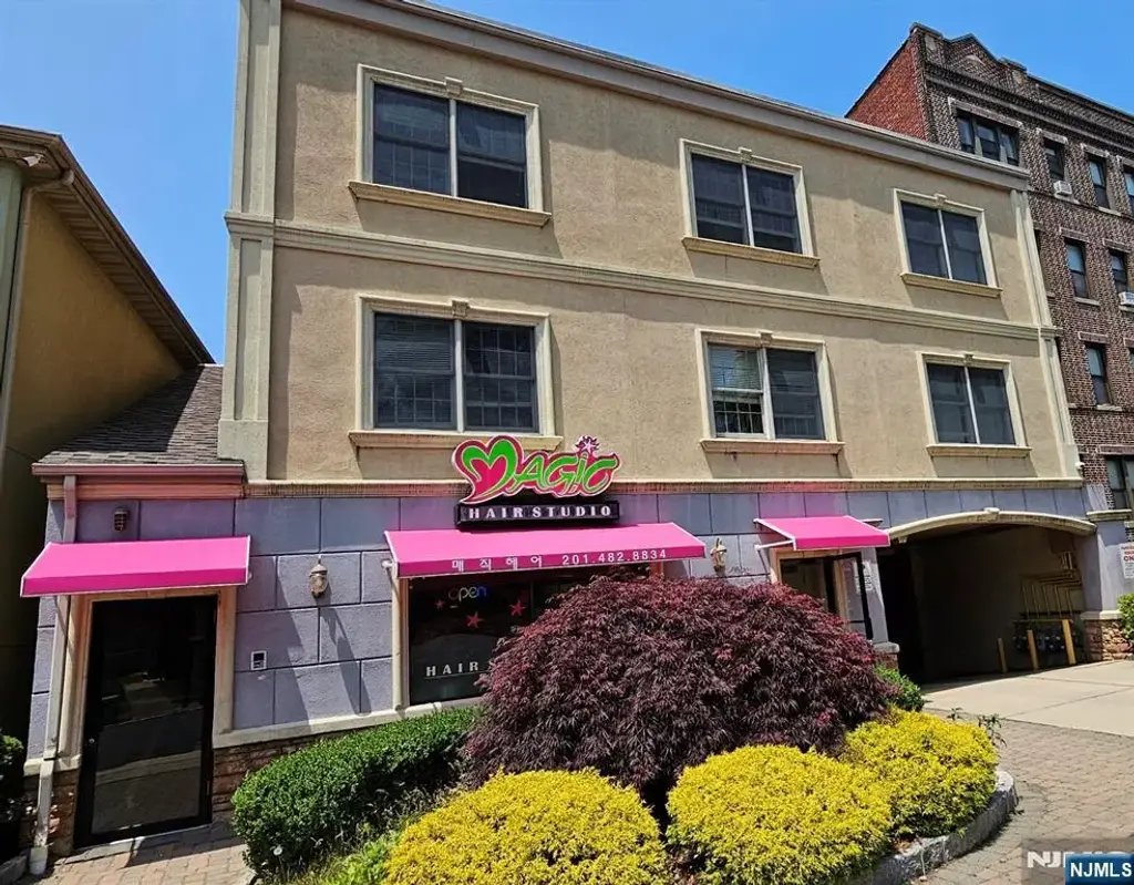 507 Broad Avenue, Palisades Park