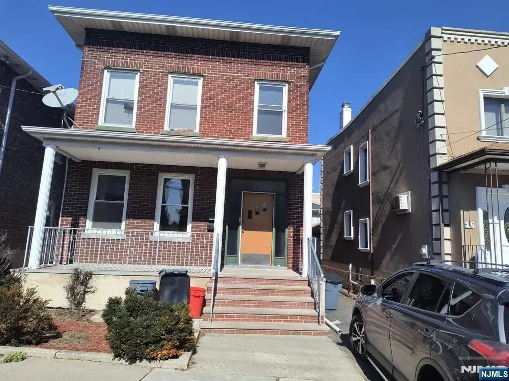 17 Laird Place, Cliffside Park