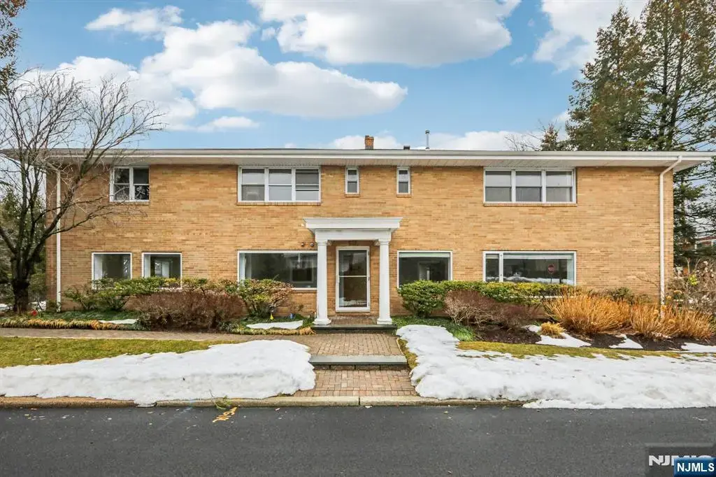 631 E Palisade Avenue, Englewood Cliffs