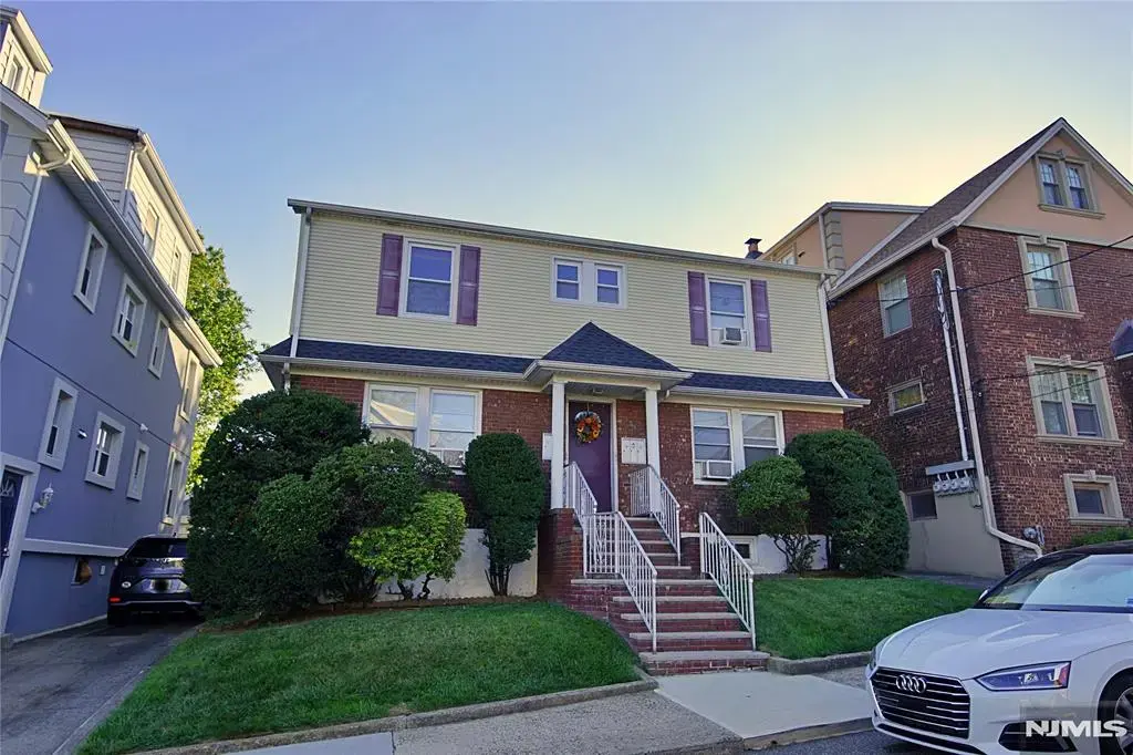 458 Shannon Place, Cliffside Park
