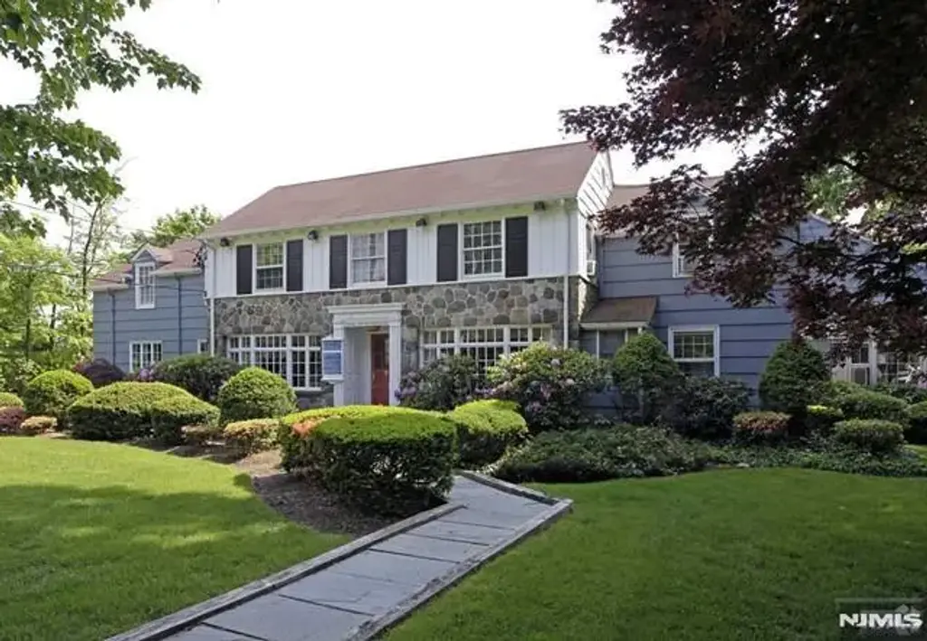 88 W Ridgewood 1r, Ridgewood
