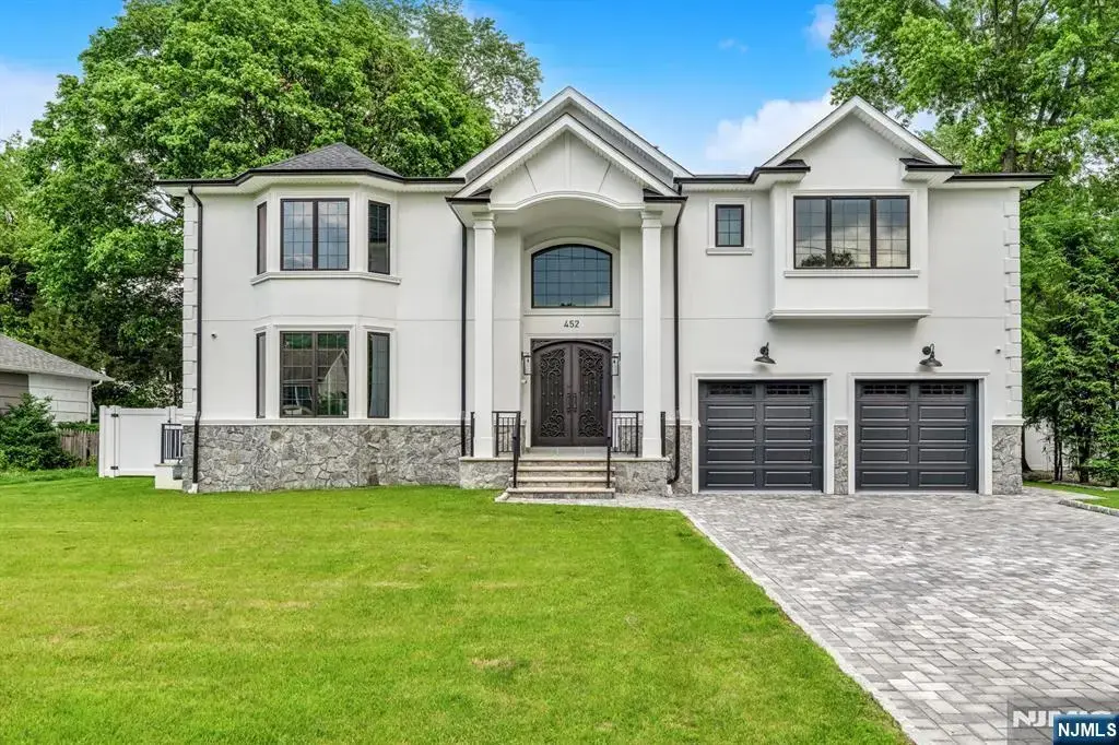 452 Oregon Street, Paramus