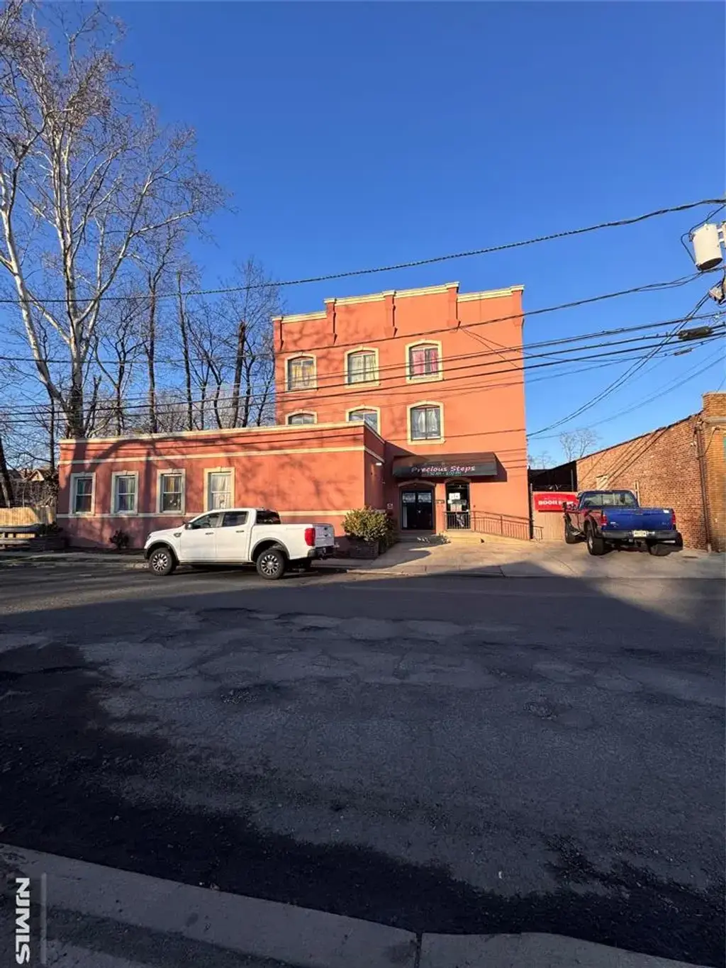 12-18 Washington Avenue, Plainfield