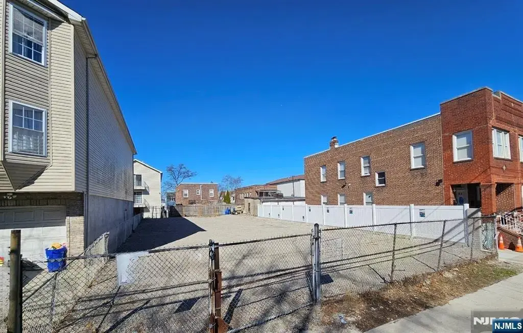 716 6th Street, Newark