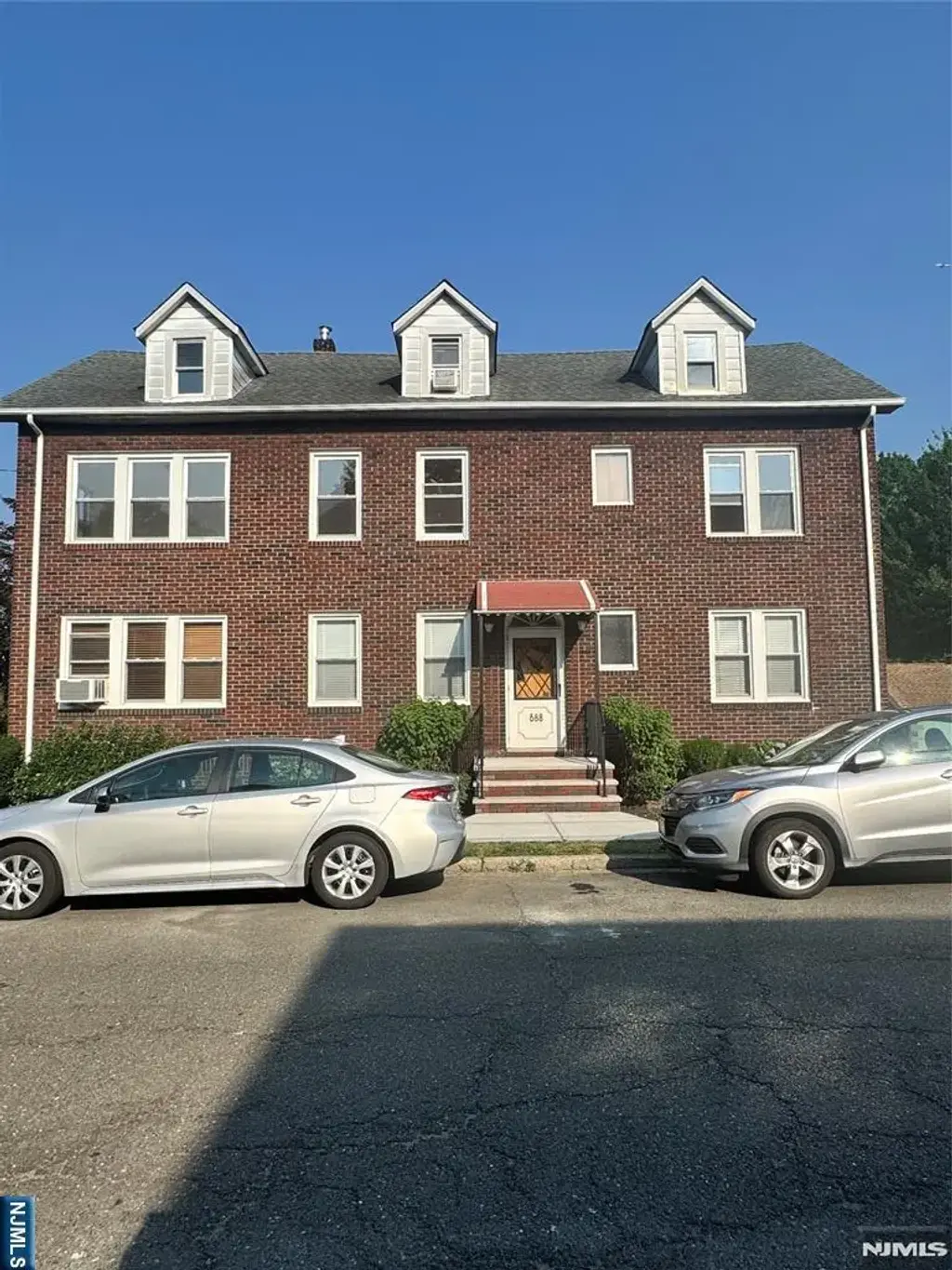 688 Kingsland 2, Ridgefield