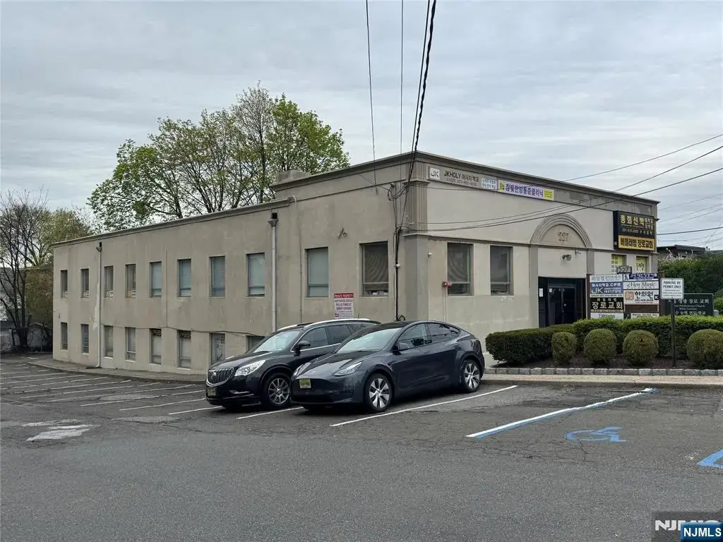 227 Grand C, Palisades Park