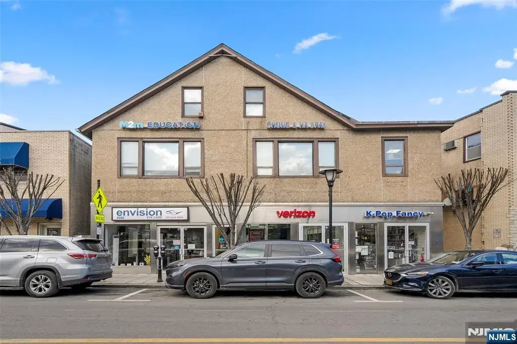 215 Main Street, Fort Lee