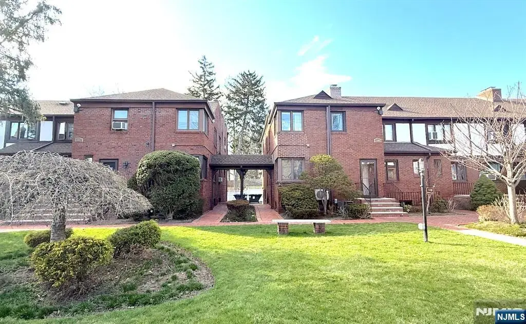 520 Broad Avenue 9, Englewood