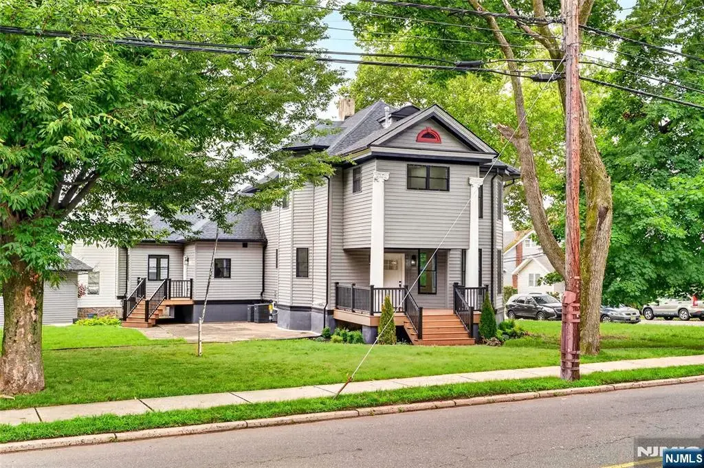 447 Queen Anne Road, Teaneck
