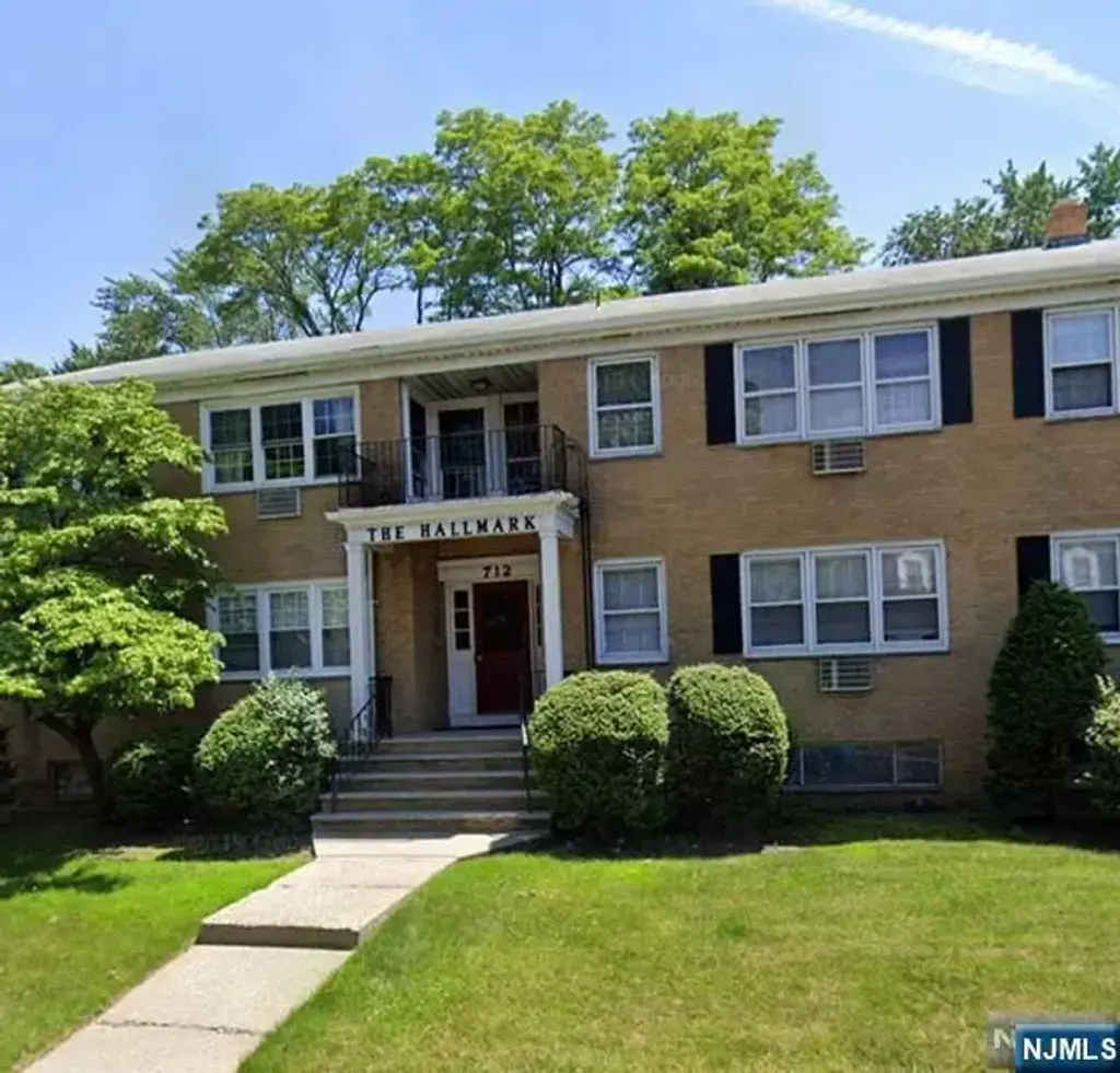 712 Cedar Lane 2, Teaneck