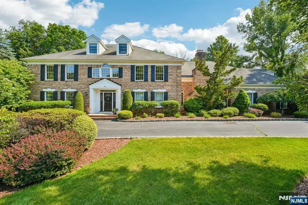 416 Devonshire Drive, Franklin Lakes