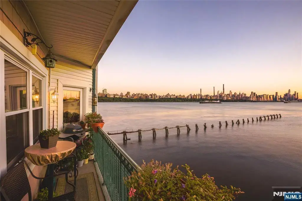 116 The Promenade 116, Edgewater