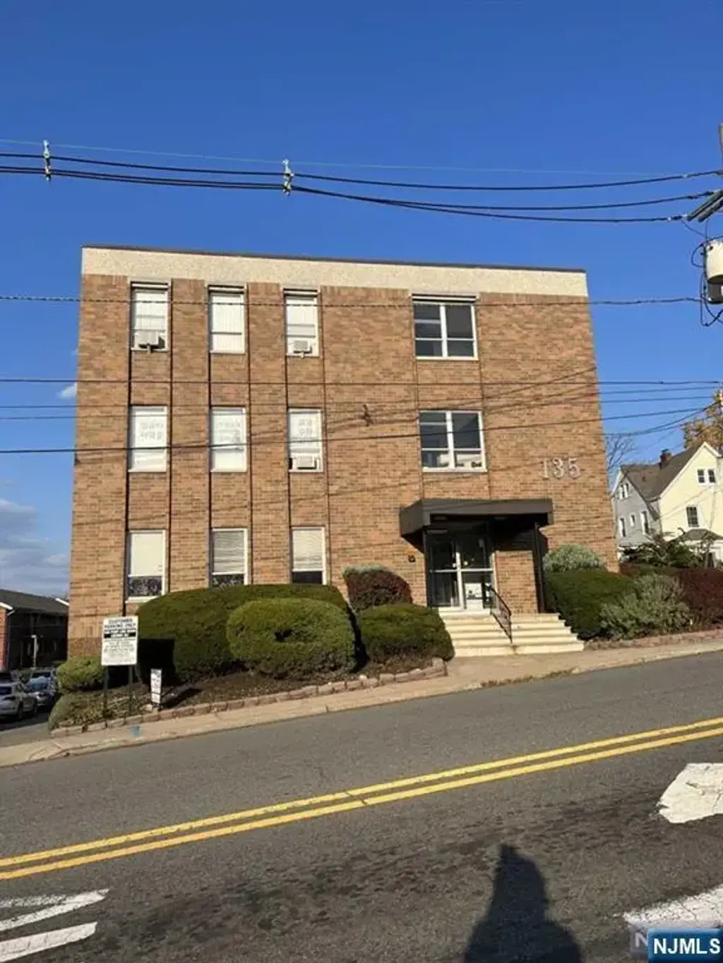 135 Fort Lee Road 303, Leonia
