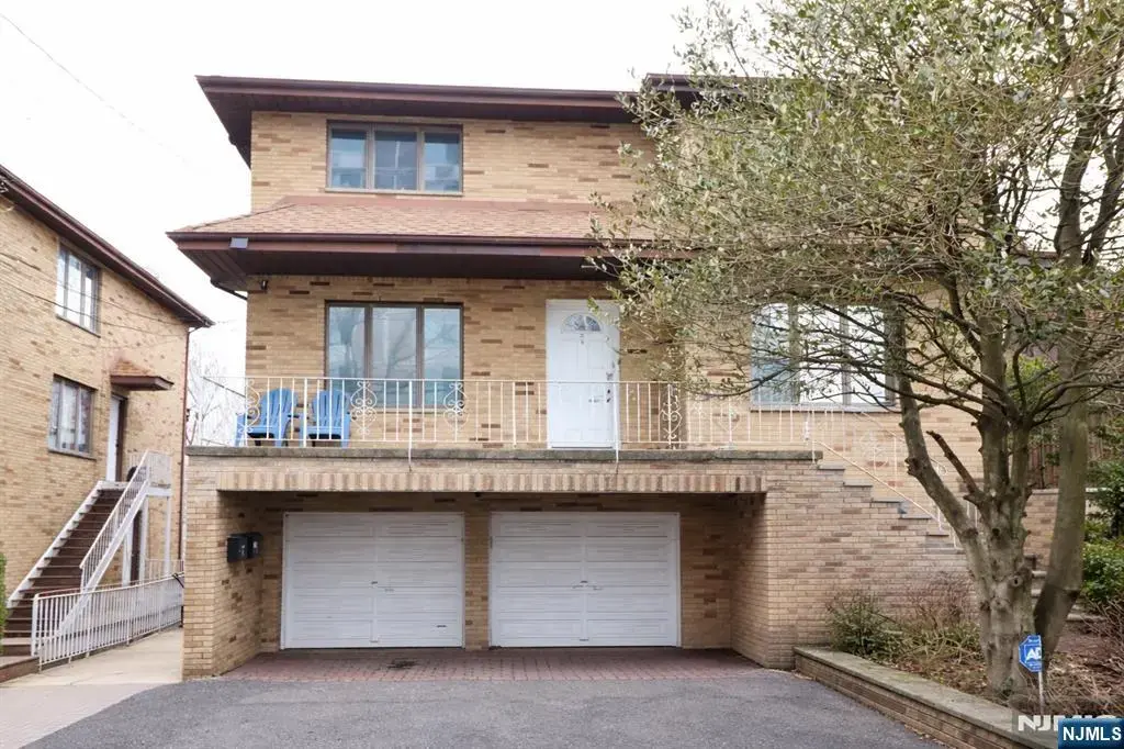 1359 15th Street, Fort Lee