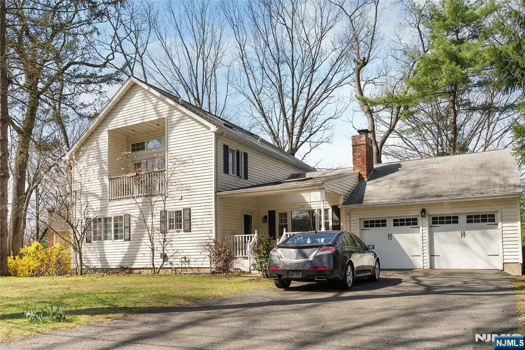 107 Buckingham Drive, Ramsey