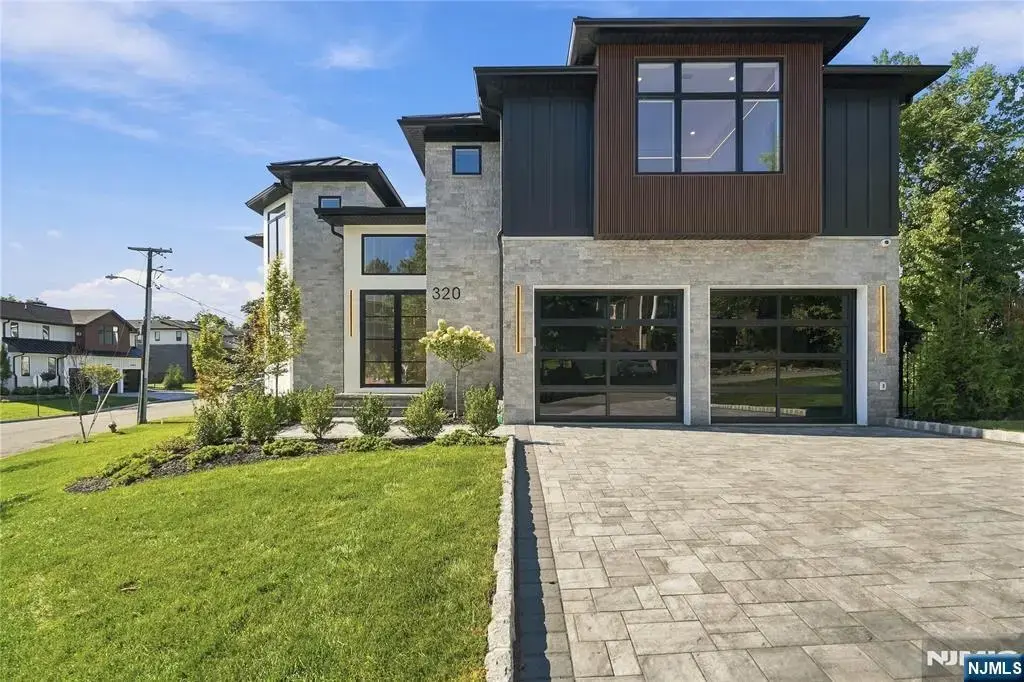 320 Bolz Street, Englewood Cliffs