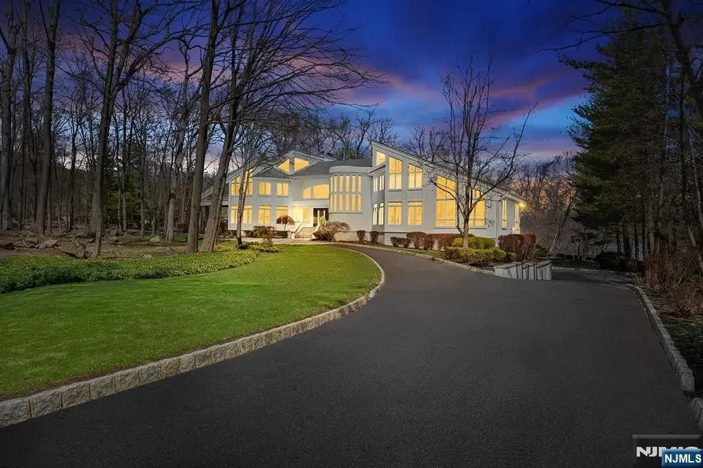 817 W Shore Drive, Kinnelon Borough