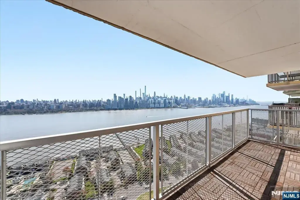 6600 Boulevard East 22n, West New York