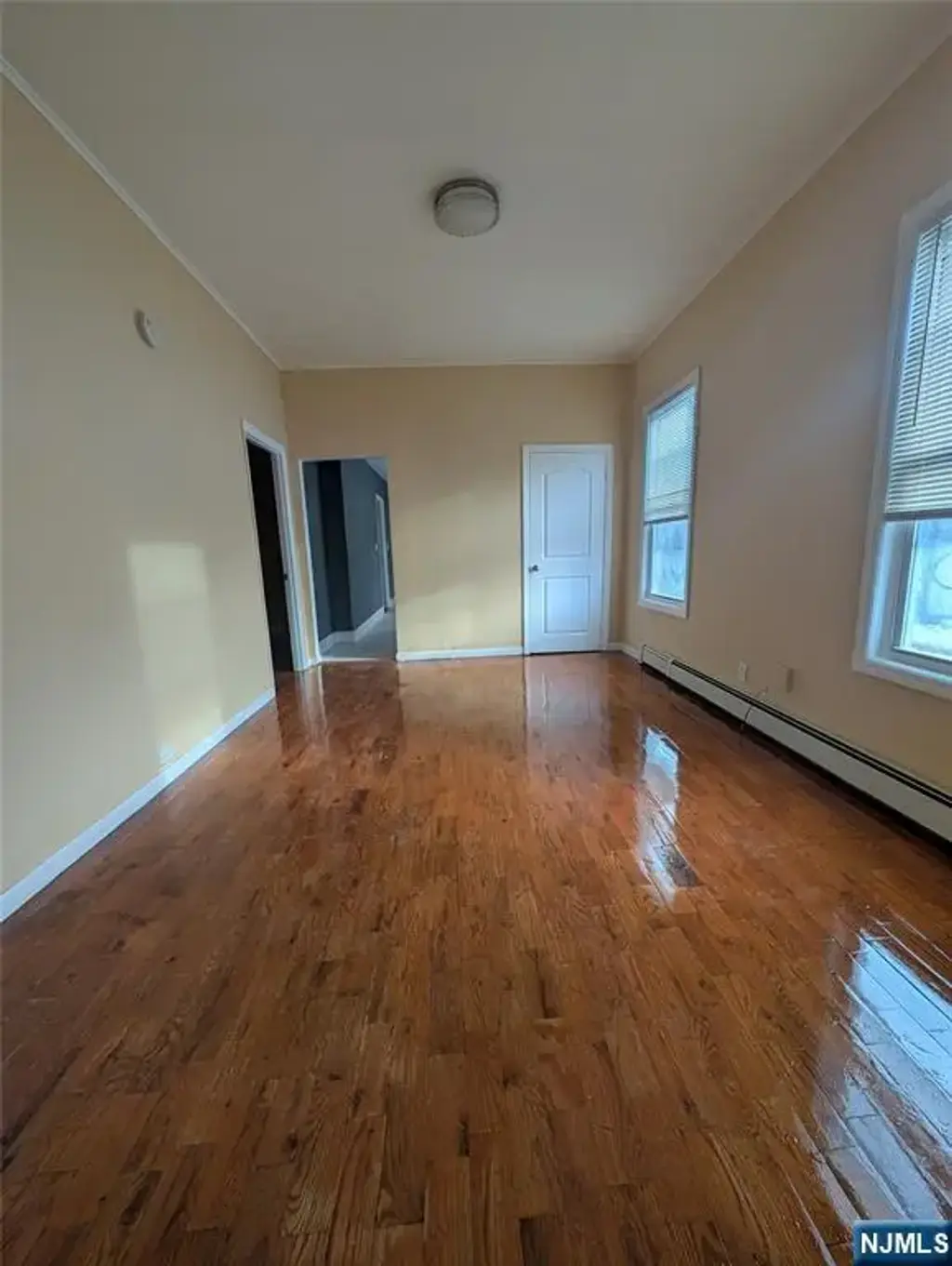 5 7th, Newark