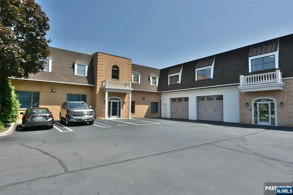 555 Goffle Road 220, Ridgewood