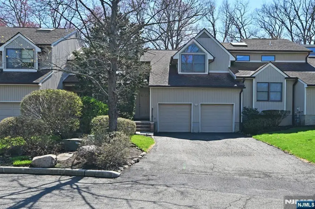 47 Bentley Drive, Franklin Lakes